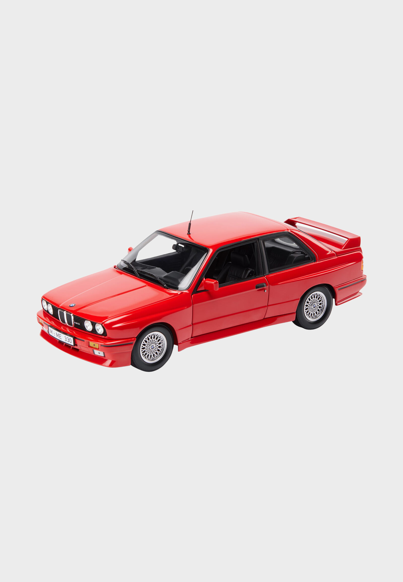 BMW MINIATUR M3 (E30), 1:18 - hi-res